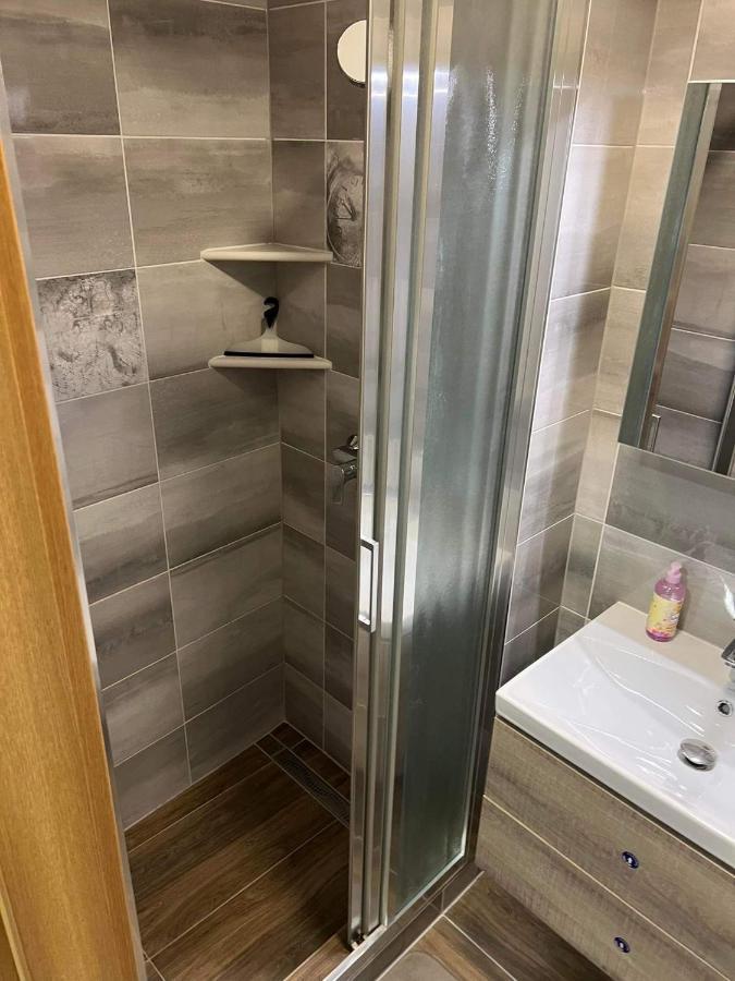 Apartma Mia Črni Kal Exteriér fotografie